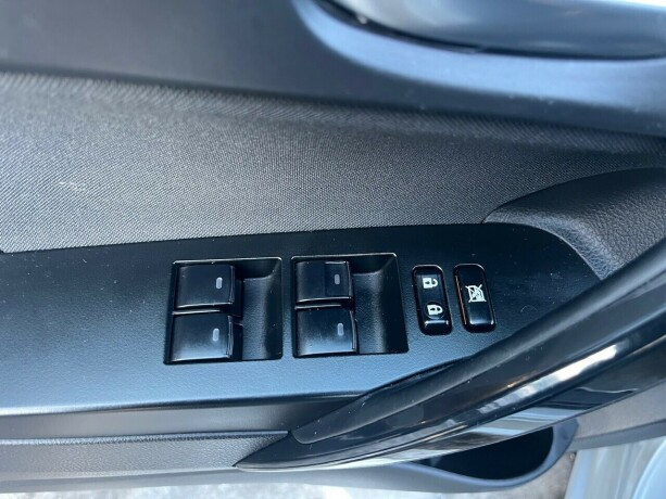 toyota-auris-elektrisitetbensin-2017-big-19