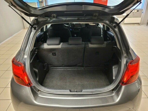 toyota-yaris-elektrisitetbensin-2015-big-17