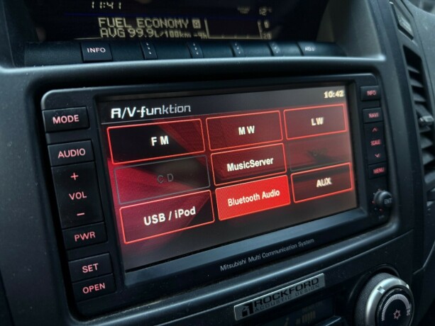 mitsubishi-pajero-diesel-2010-big-17