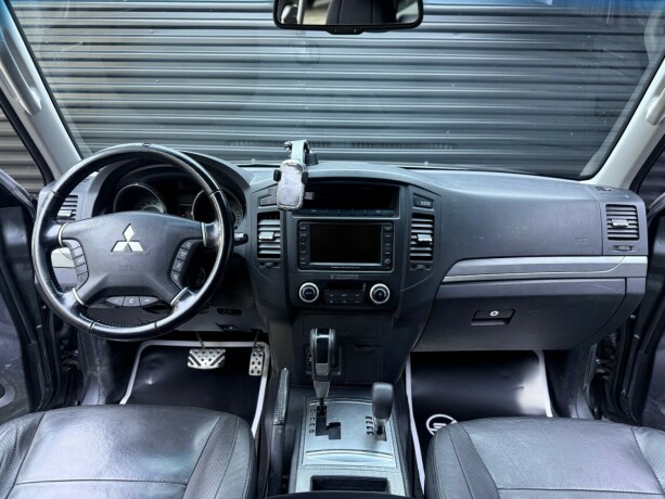 mitsubishi-pajero-diesel-2010-big-7