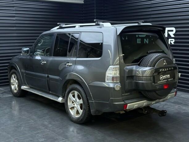 mitsubishi-pajero-diesel-2010-big-1