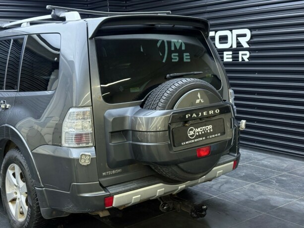 mitsubishi-pajero-diesel-2010-big-4