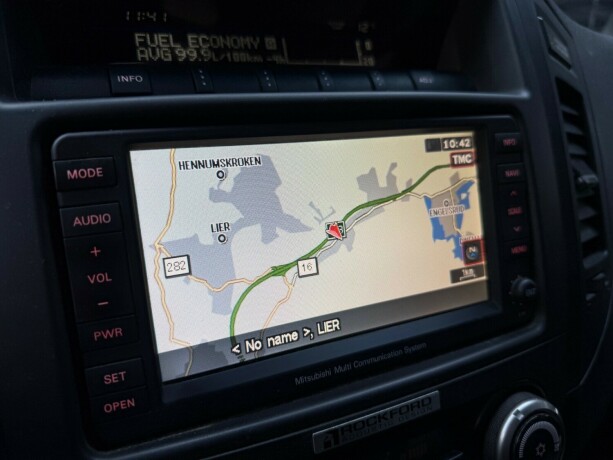 mitsubishi-pajero-diesel-2010-big-16