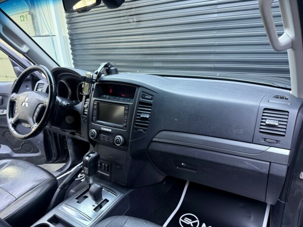 mitsubishi-pajero-diesel-2010-big-9