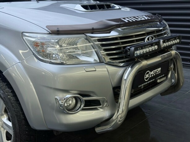 toyota-hilux-diesel-2015-big-2