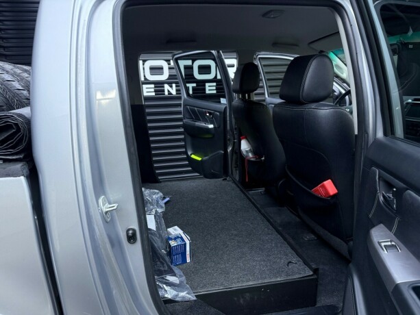 toyota-hilux-diesel-2015-big-31