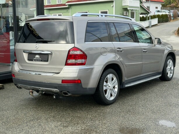 mercedes-benz-gl-diesel-2009-big-4