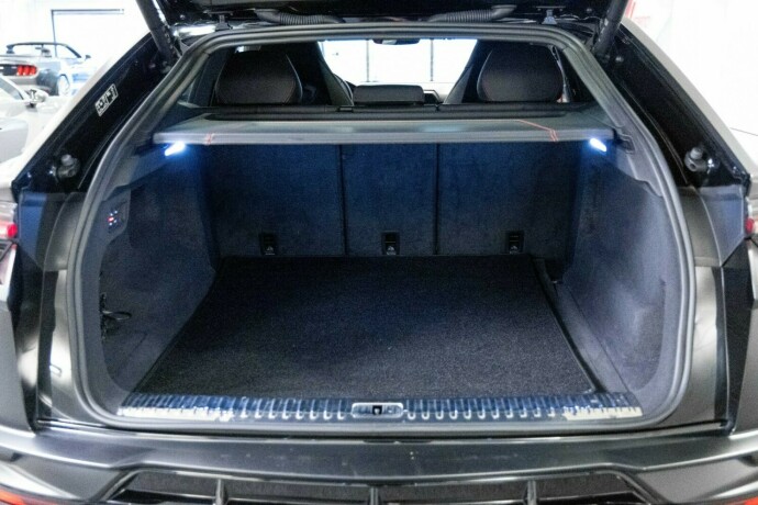 lamborghini-urus-bensin-2023-big-22