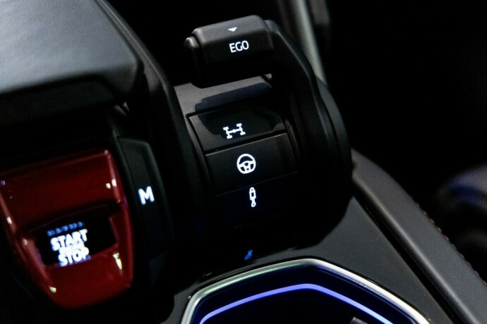 lamborghini-urus-bensin-2023-big-37