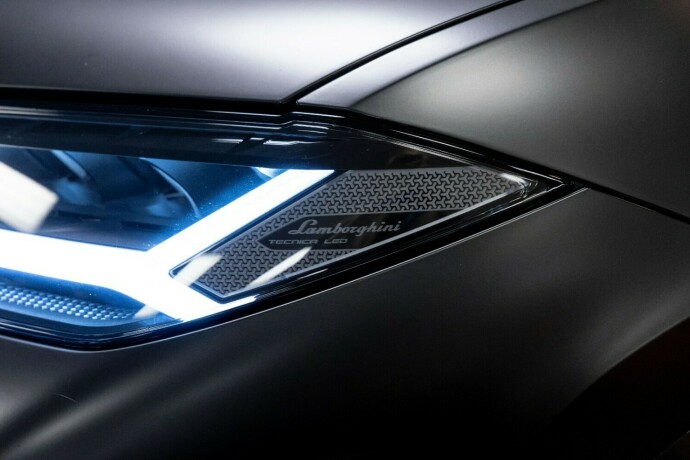 lamborghini-urus-bensin-2023-big-4