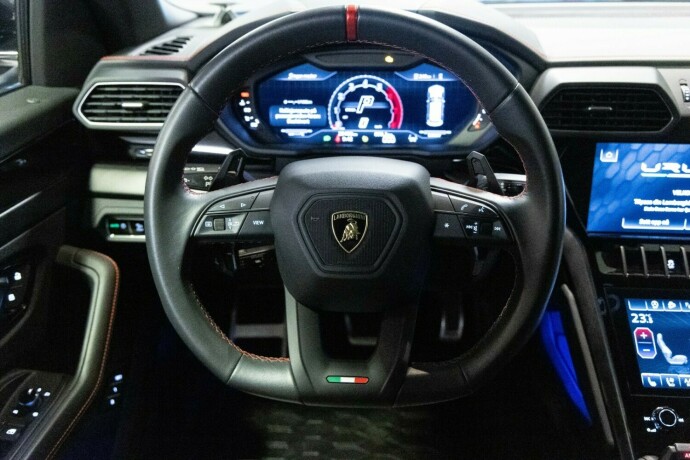 lamborghini-urus-bensin-2023-big-26