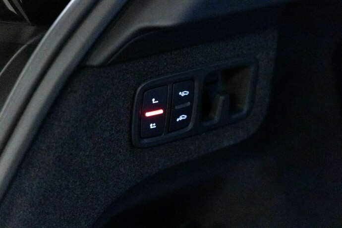 lamborghini-urus-bensin-2023-big-23