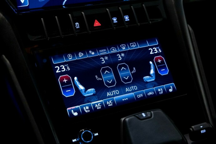 lamborghini-urus-bensin-2023-big-34