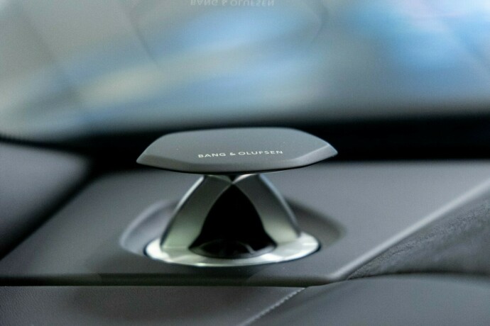 lamborghini-urus-bensin-2023-big-44
