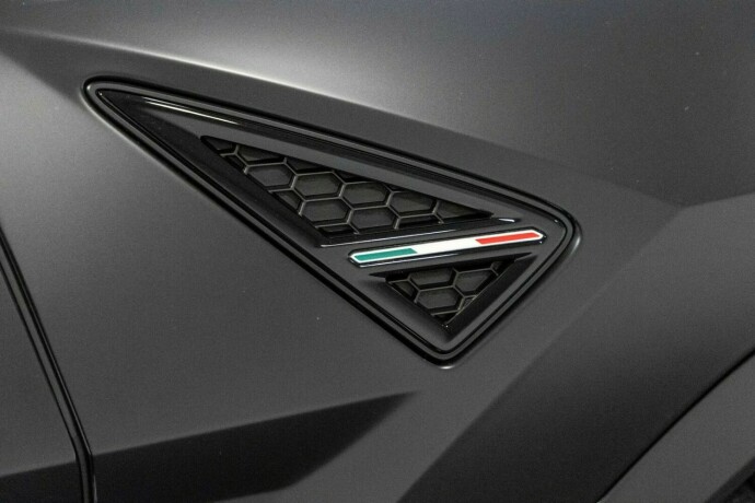 lamborghini-urus-bensin-2023-big-6