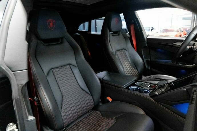 lamborghini-urus-bensin-2023-big-25