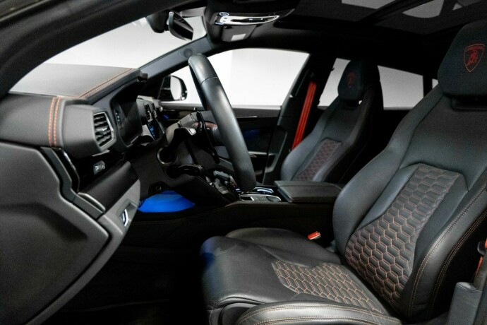 lamborghini-urus-bensin-2023-big-12