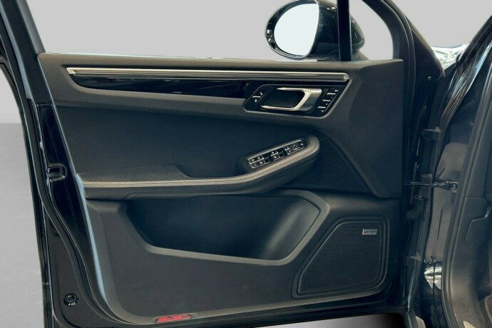 porsche-macan-diesel-2017-big-7