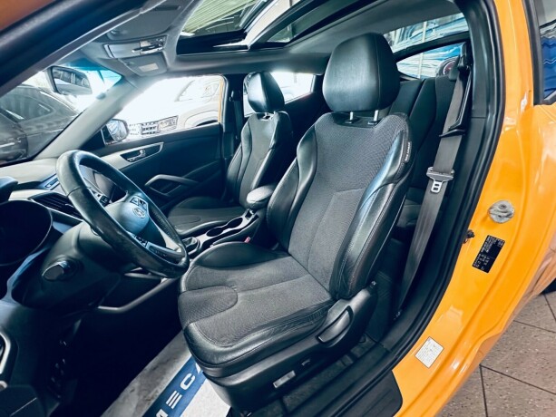 hyundai-veloster-bensin-2011-big-10