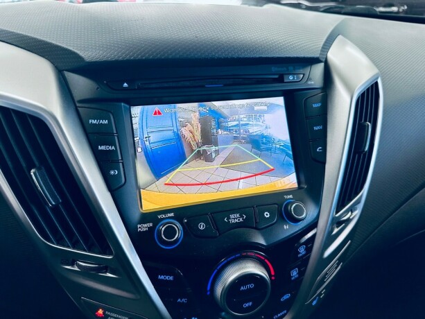 hyundai-veloster-bensin-2011-big-22