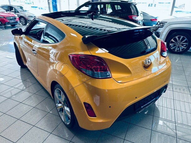 hyundai-veloster-bensin-2011-big-4