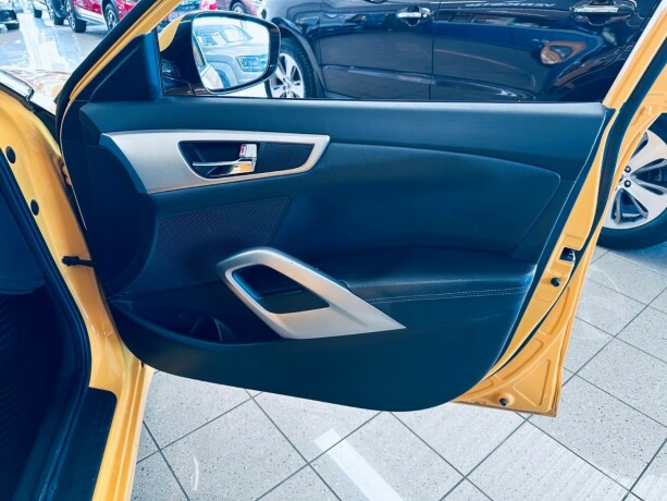 hyundai-veloster-bensin-2011-big-26