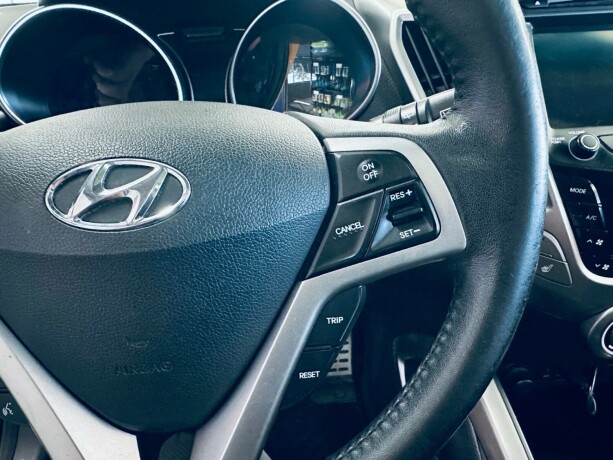 hyundai-veloster-bensin-2011-big-13