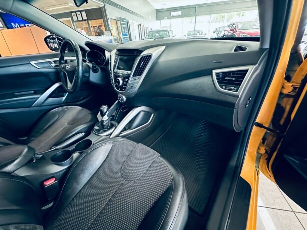 hyundai-veloster-bensin-2011-big-28