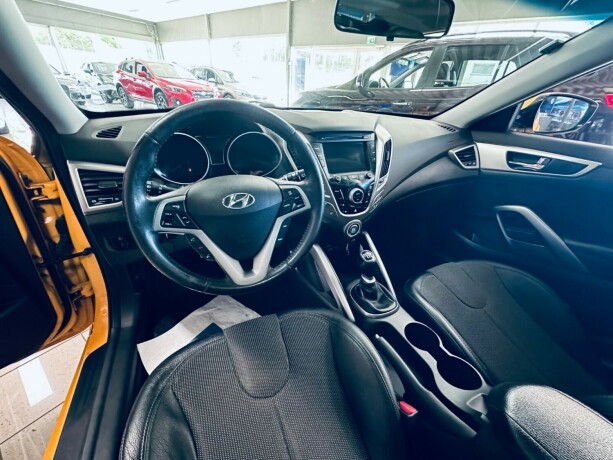 hyundai-veloster-bensin-2011-big-11