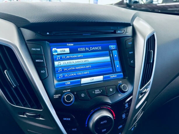 hyundai-veloster-bensin-2011-big-20