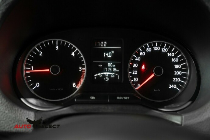 volkswagen-amarok-diesel-2011-big-25