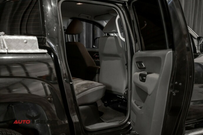 volkswagen-amarok-diesel-2011-big-12