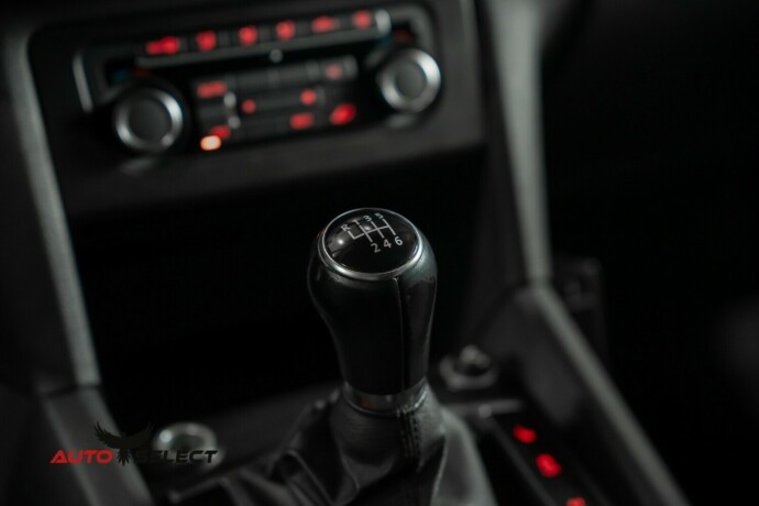 volkswagen-amarok-diesel-2011-big-28