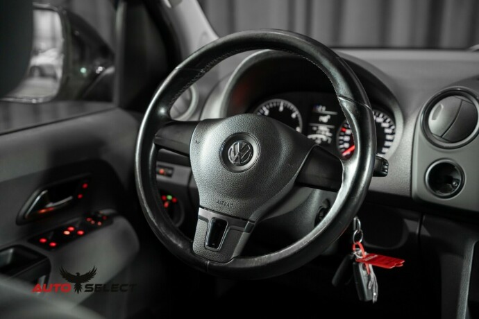 volkswagen-amarok-diesel-2011-big-22