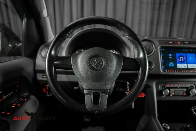 volkswagen-amarok-diesel-2011-big-23