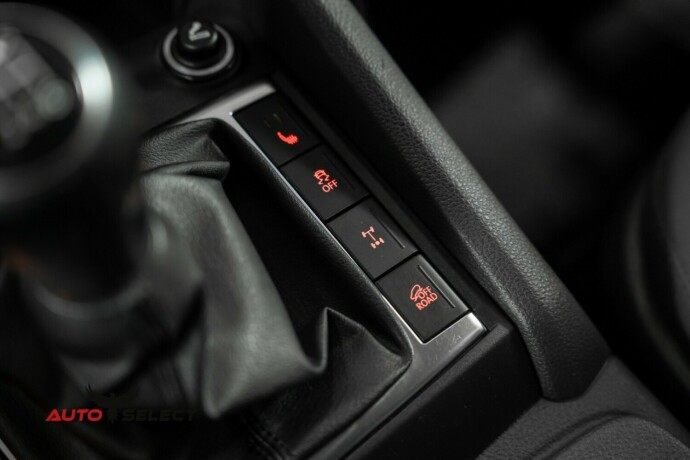 volkswagen-amarok-diesel-2011-big-30