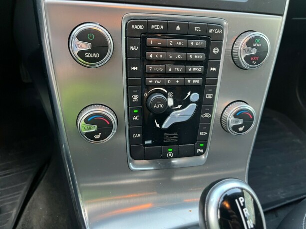 volvo-v60-diesel-2017-big-13