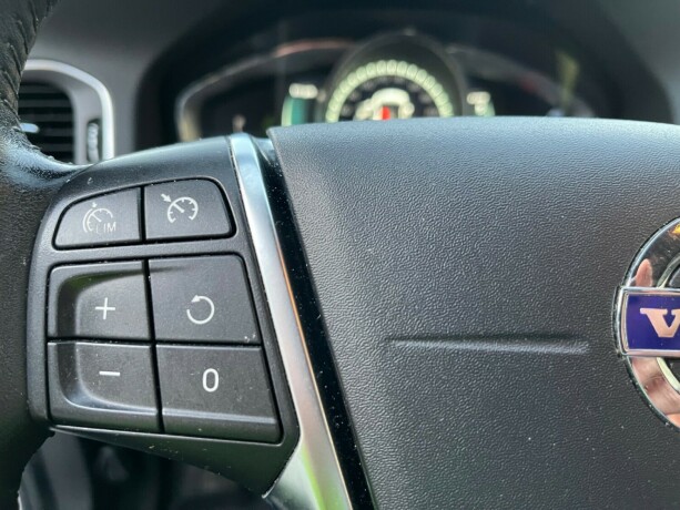 volvo-v60-diesel-2017-big-15