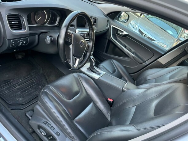 volvo-v60-diesel-2017-big-9