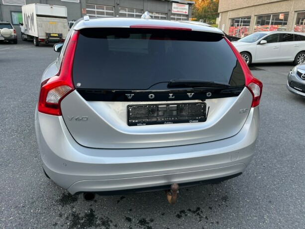 volvo-v60-diesel-2017-big-4