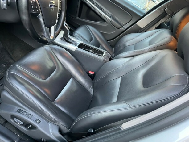 volvo-v60-diesel-2017-big-19