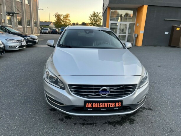 volvo-v60-diesel-2017-big-1