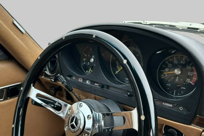mercedes-benz-sl-bensin-1981-big-14