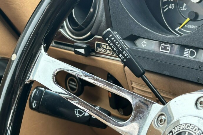 mercedes-benz-sl-bensin-1981-big-13