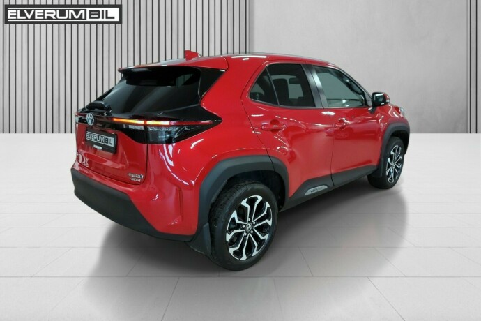 toyota-yaris-cross-elektrisitetbensin-2022-big-4