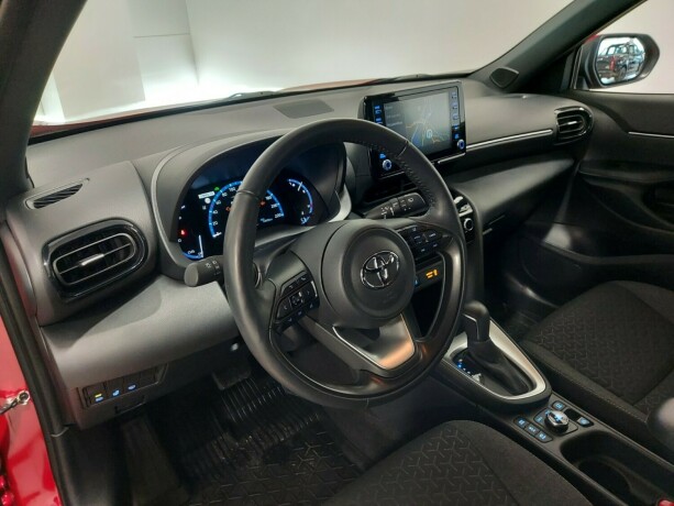 toyota-yaris-cross-elektrisitetbensin-2022-big-14