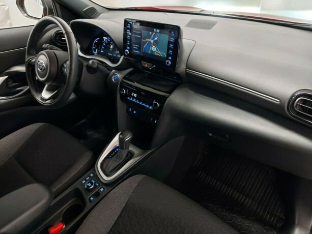 toyota-yaris-cross-elektrisitetbensin-2022-big-18