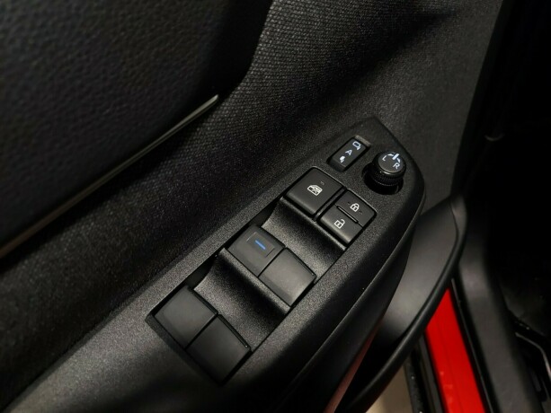 toyota-yaris-cross-elektrisitetbensin-2022-big-22