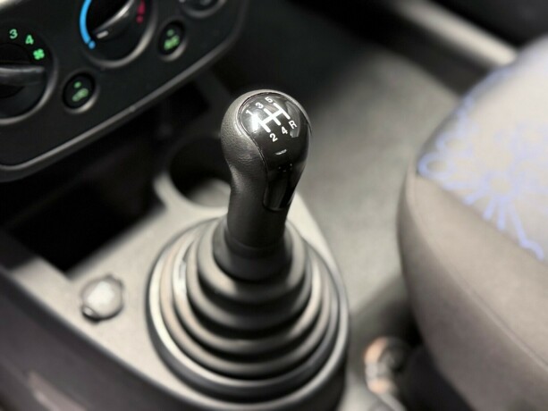 ford-fiesta-diesel-2006-big-19