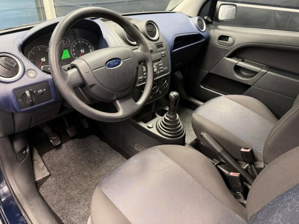 ford-fiesta-diesel-2006-big-11